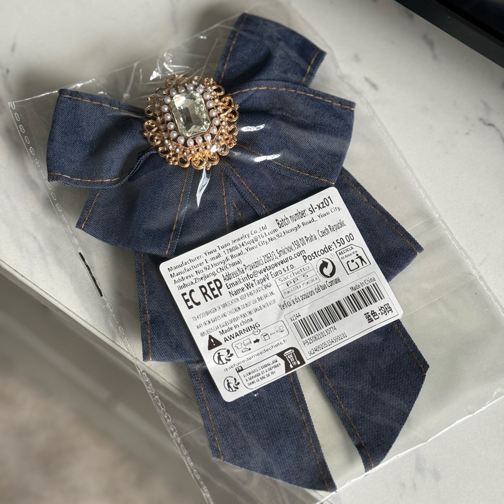 Elegant Blue Bow Brooch with Gold Accent - Picture 6 of 11